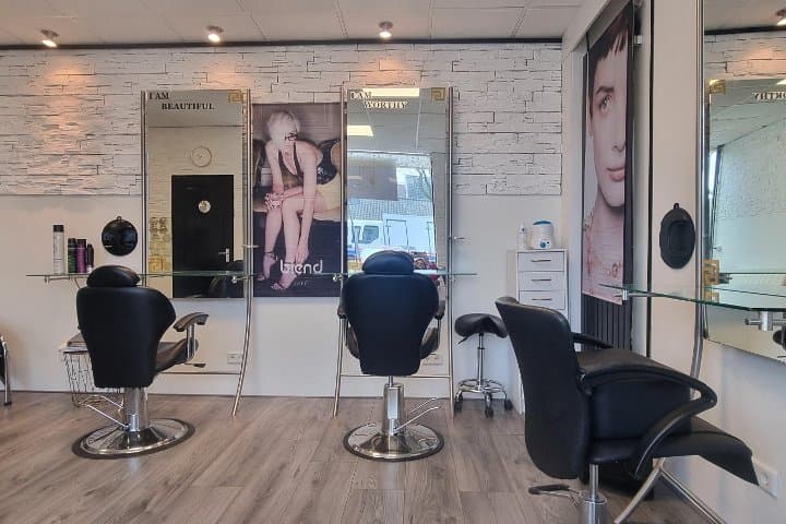 Naomi Beauty Maker