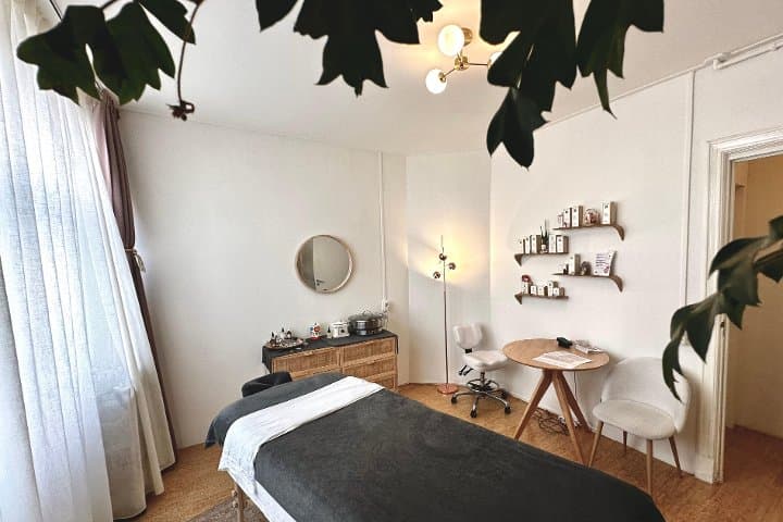 Aimée Vriend Holistic Massage & Beauty Studio