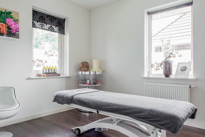 I SHINE ALMERE MASSAGE & BEAUTY