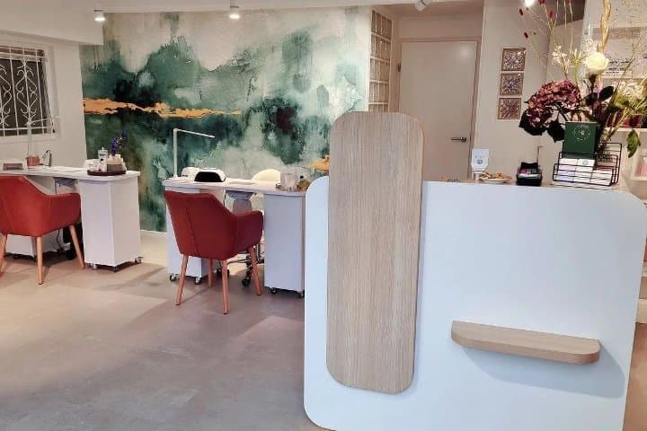 Beauty Clinic Treat Yourself