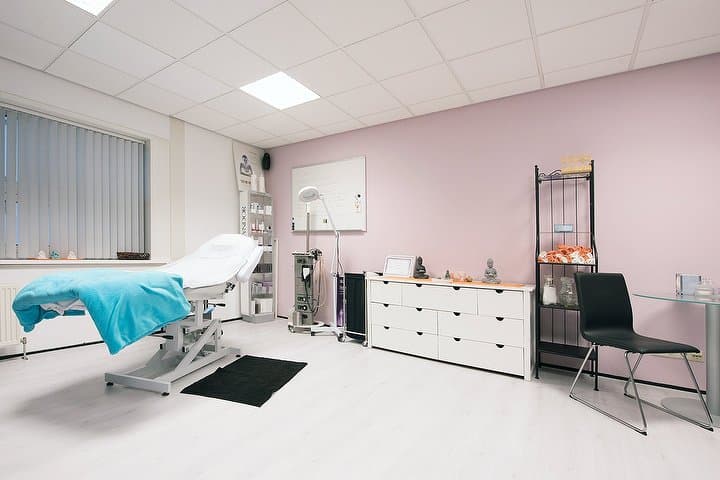 The beauty lounge charming