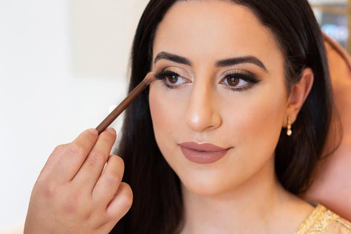 Bei Brows and Care