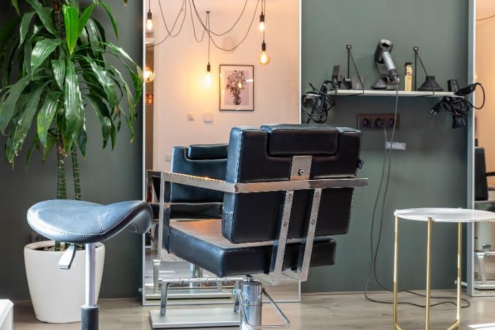 Salon Hair & Scissors
