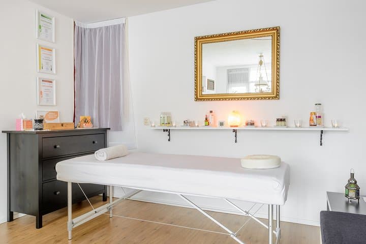 Oranje hot-stone massage