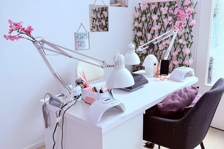 Classy nails lounge