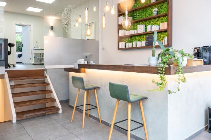 Unicare cosmetic clinic