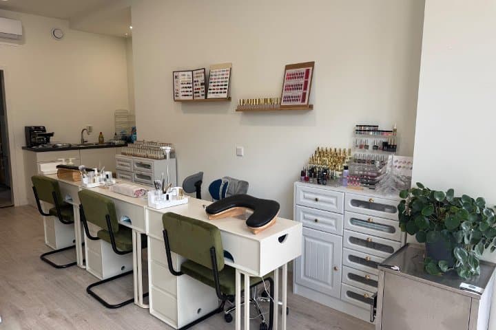 81 Beauty Salon
