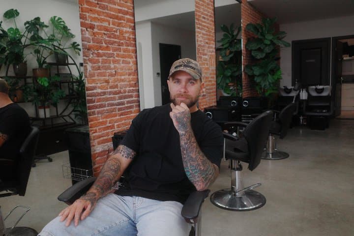 Cooper Bjorkelund barbering