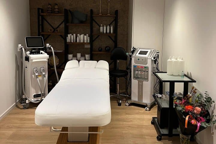 Rose gold beauty clinic