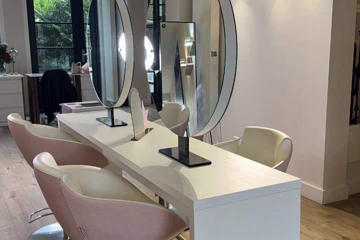 GLOW BEAUTY CENTER