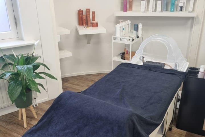 Anë Mouräs Haartherapie & Hoofdspa