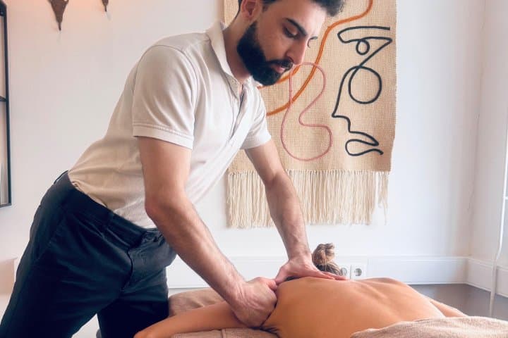 PAIN RELIEF therapeutische massage door fysio's
