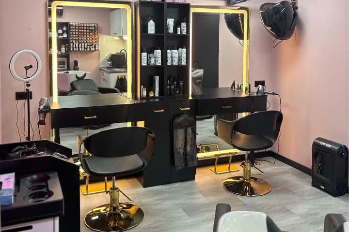 Hair & beauty by roos