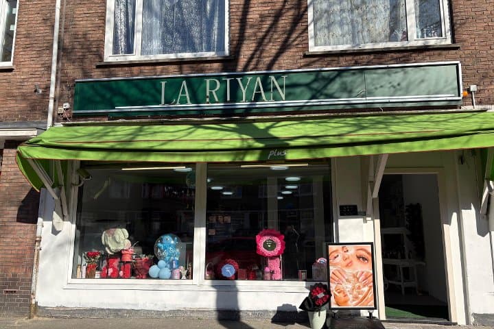 La Riyan - The Hague