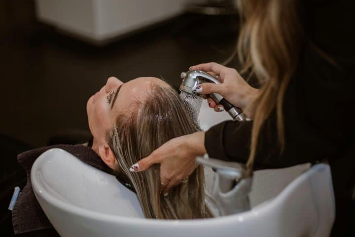 Hairstylist Tuni Gencevi