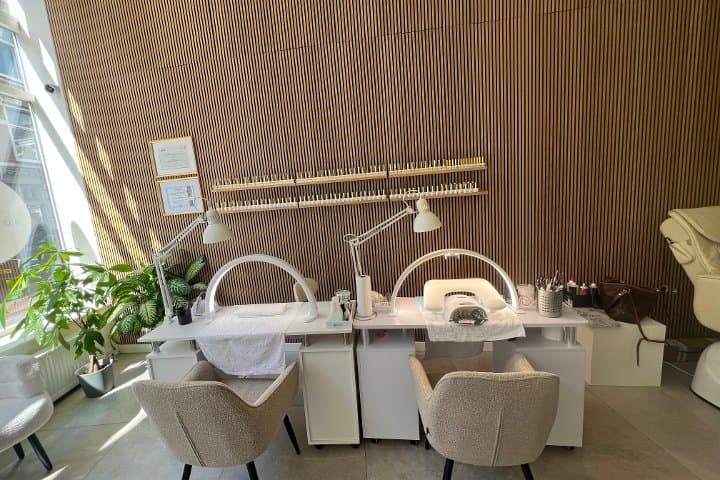 Velurea Beauty nails