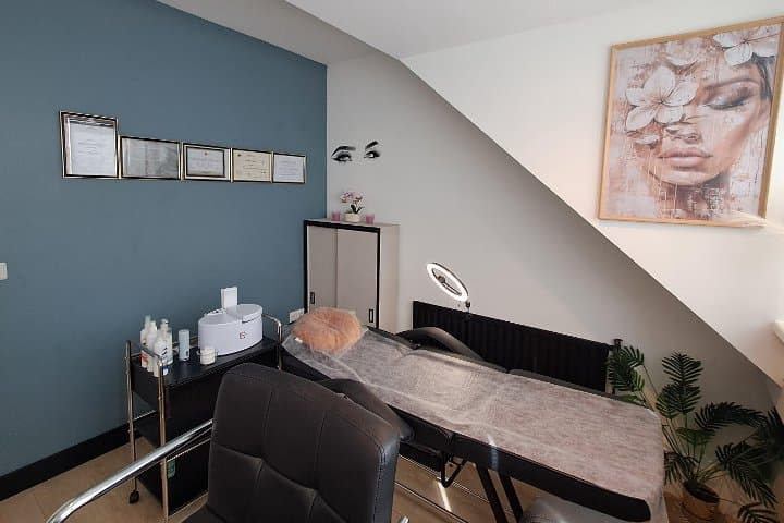 Yash Brow & Wax studio