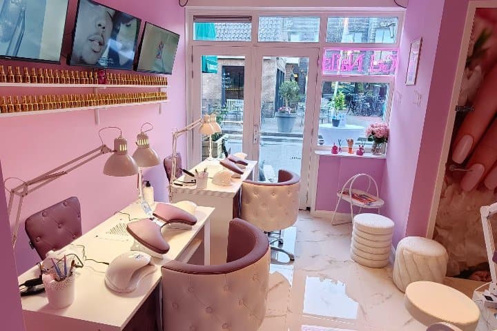 Nails by City Points