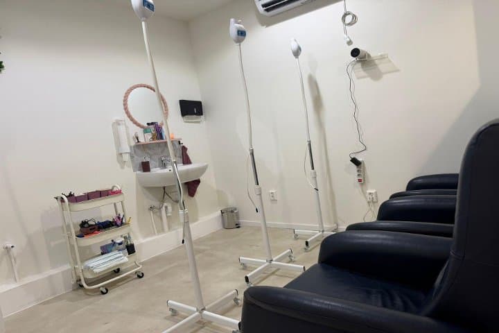 RR Glow Clinique