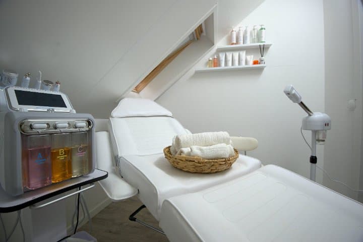 Neda Beauty Center (women only)