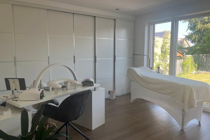 amcbeautylounge