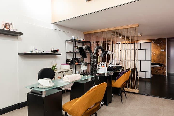 Aura Beauty Lounge