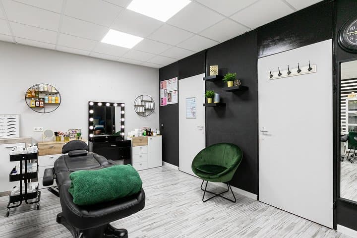 Beauty Salon by Kinga Switek