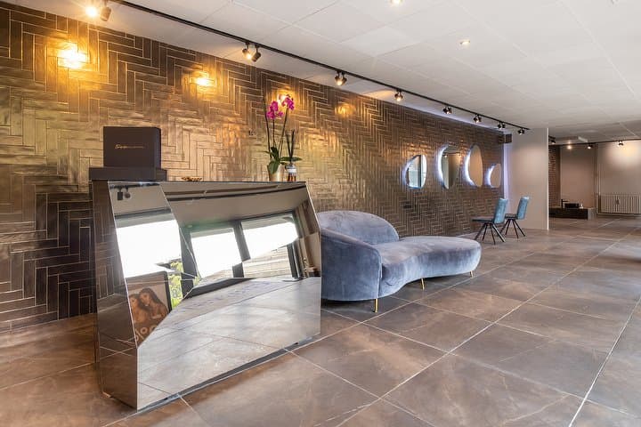 Treasure Luxury Beauty Bar