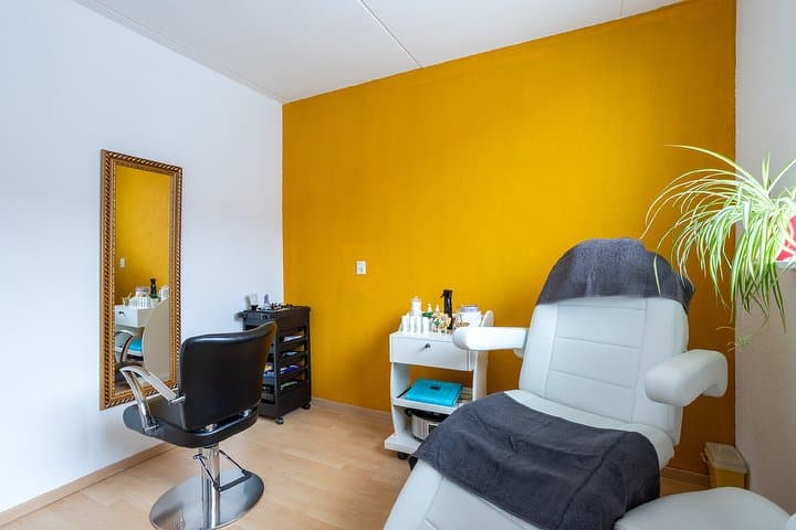 Nelo Beauty
