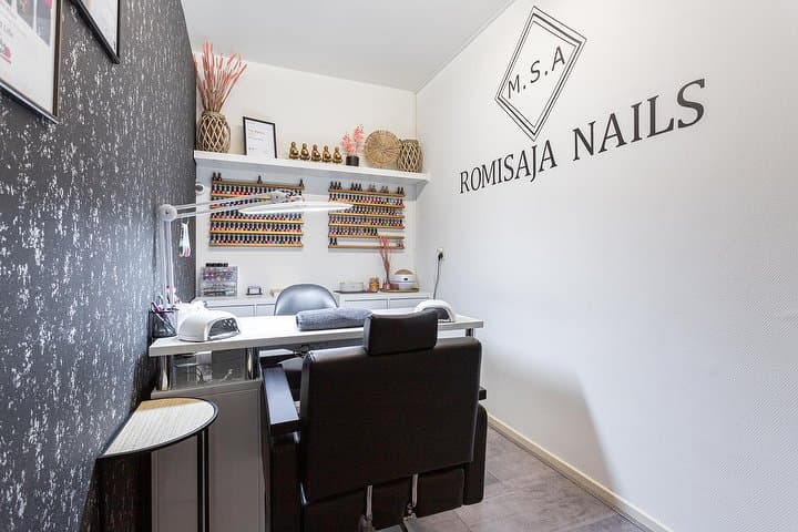 Romisaja Nails