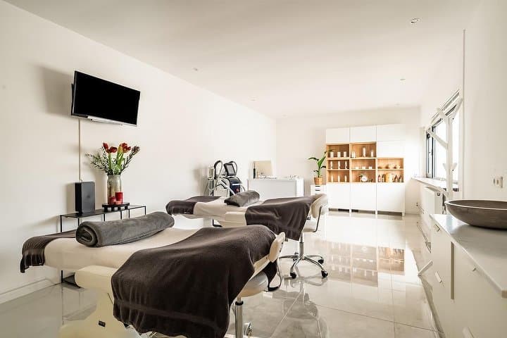 Ovita jade Clinic