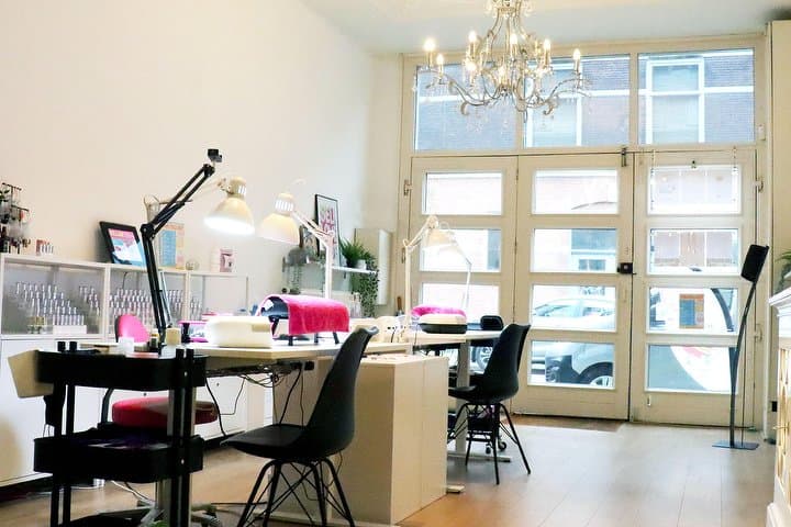 Marty Beauty Bar