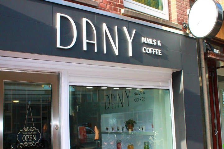 Dany Nails & Coffee
